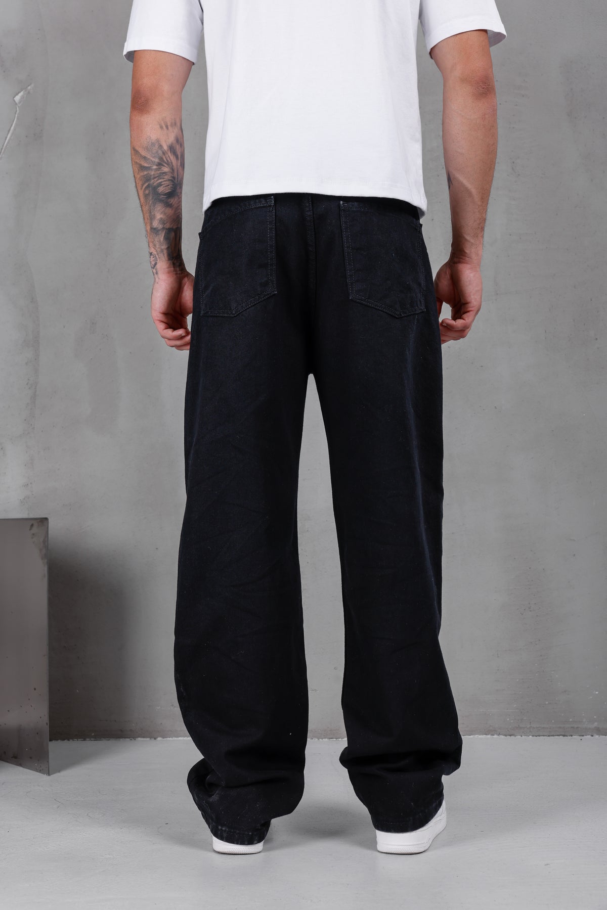 M01 Washed Black Baggy Jean