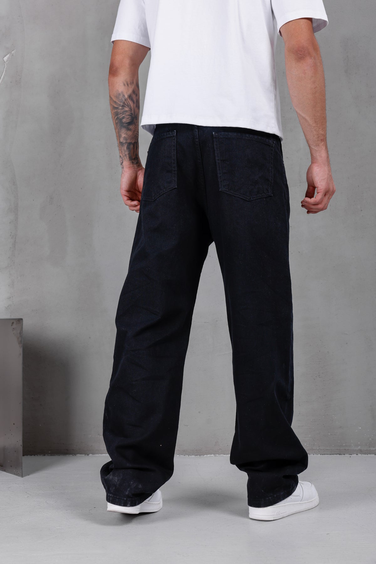 M01 Washed Black Baggy Jean