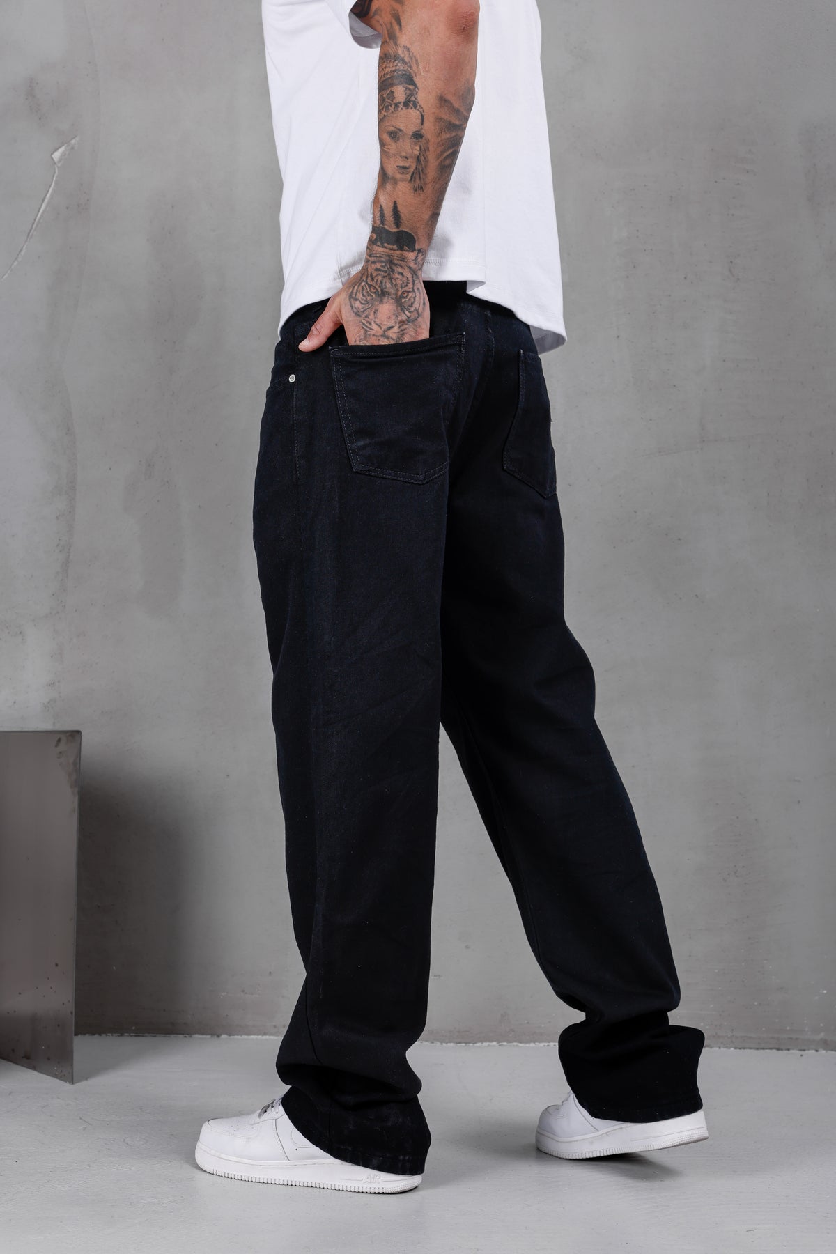M01 Washed Black Baggy Jean
