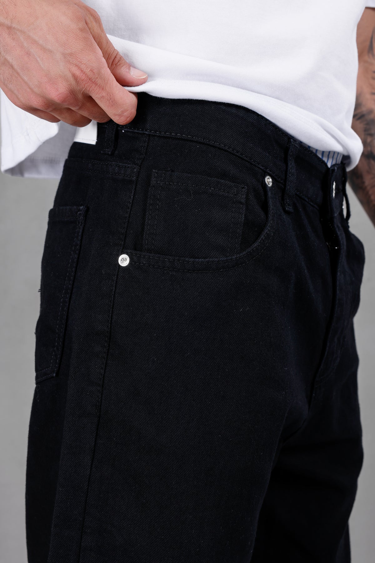 M01 Washed Black Baggy Jean