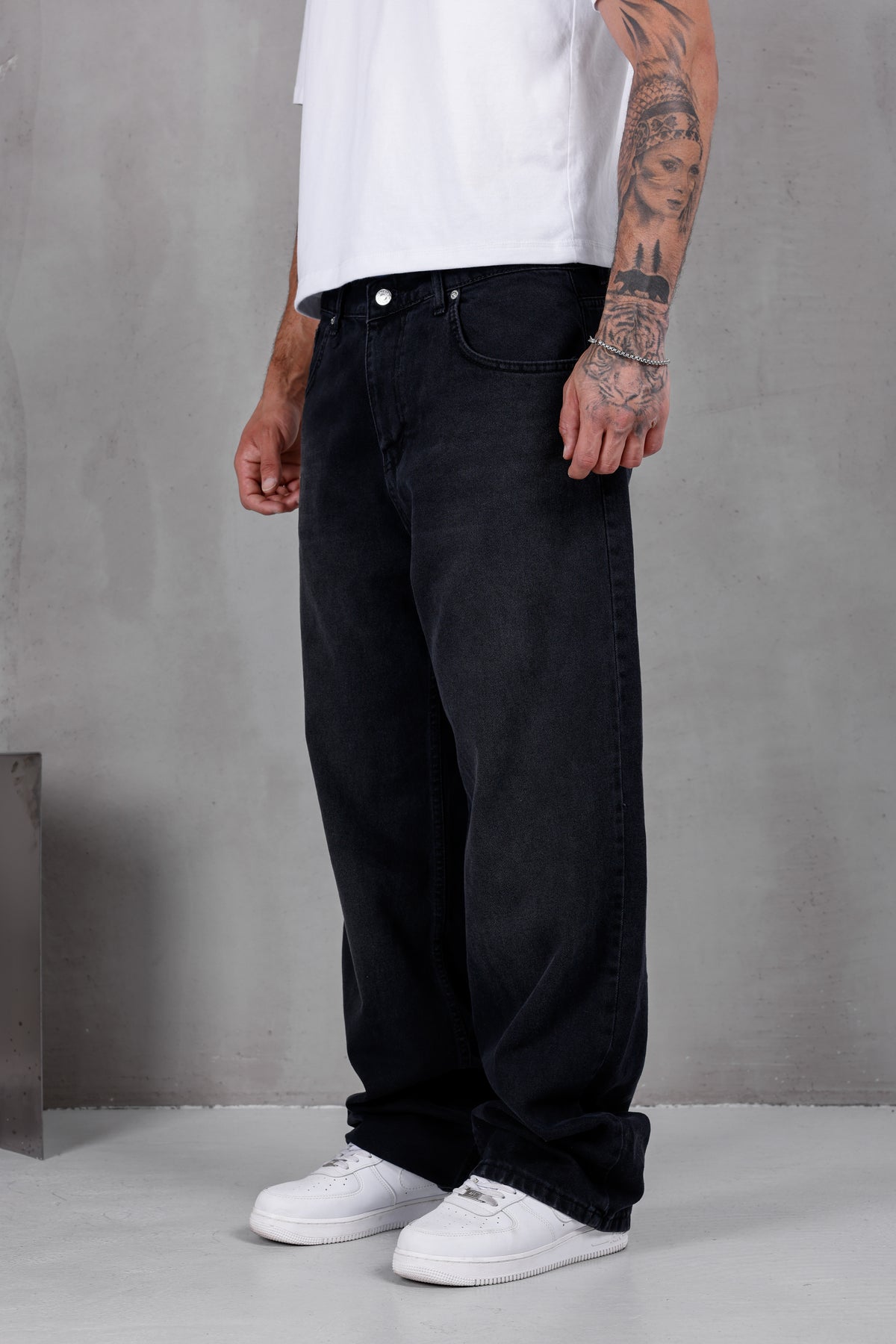 M08 Super Baggy Jean – Washed Black