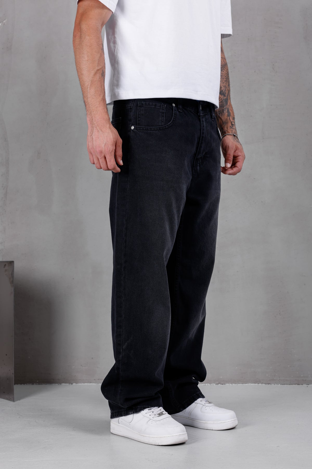 M08 Super Baggy Jean – Washed Black