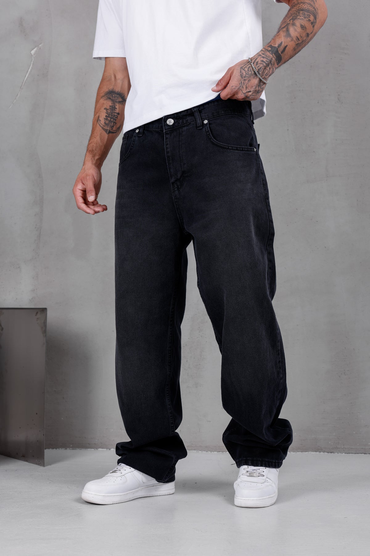 M08 Super Baggy Jean – Washed Black