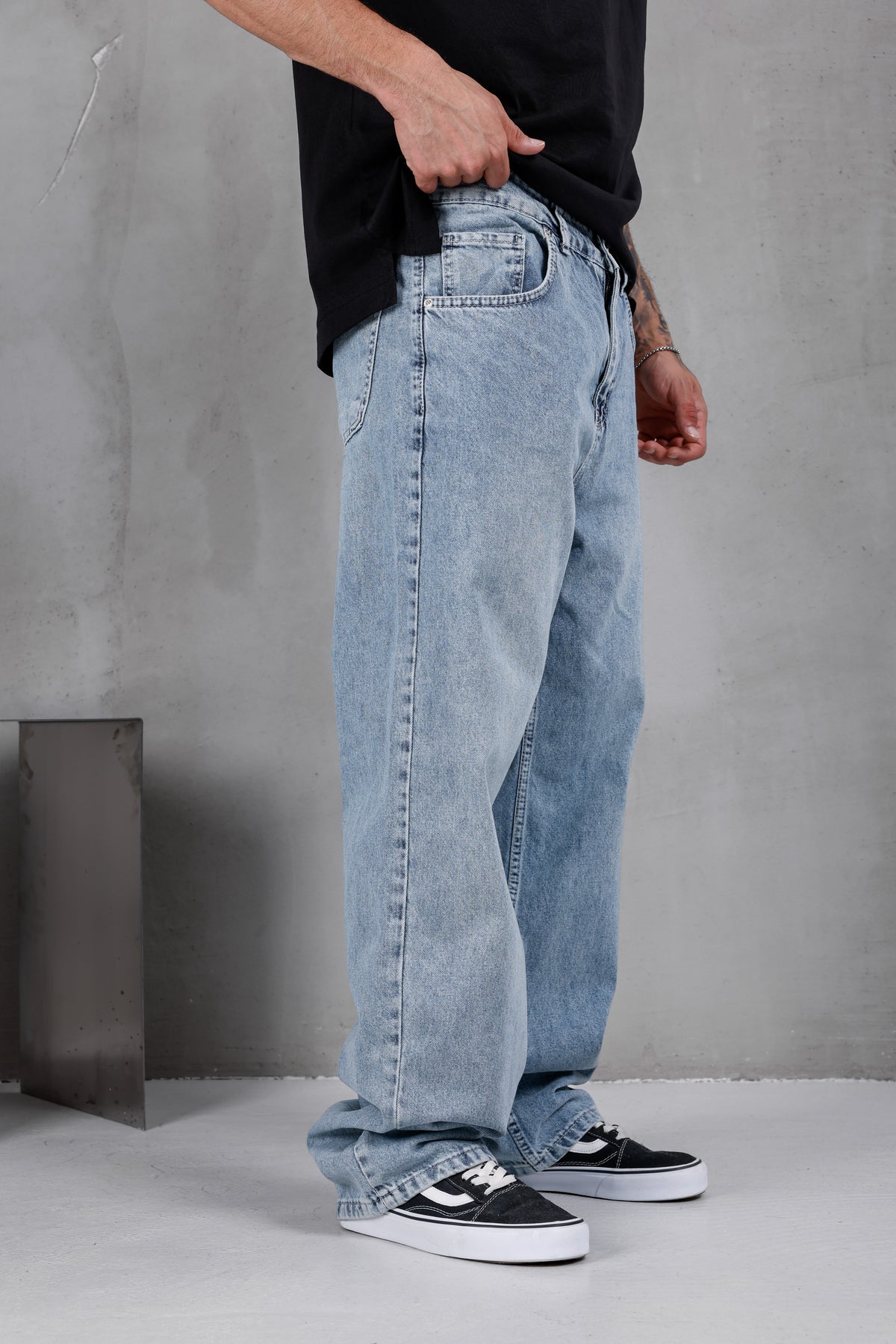 M06 Baggy Jean – Ice Blue