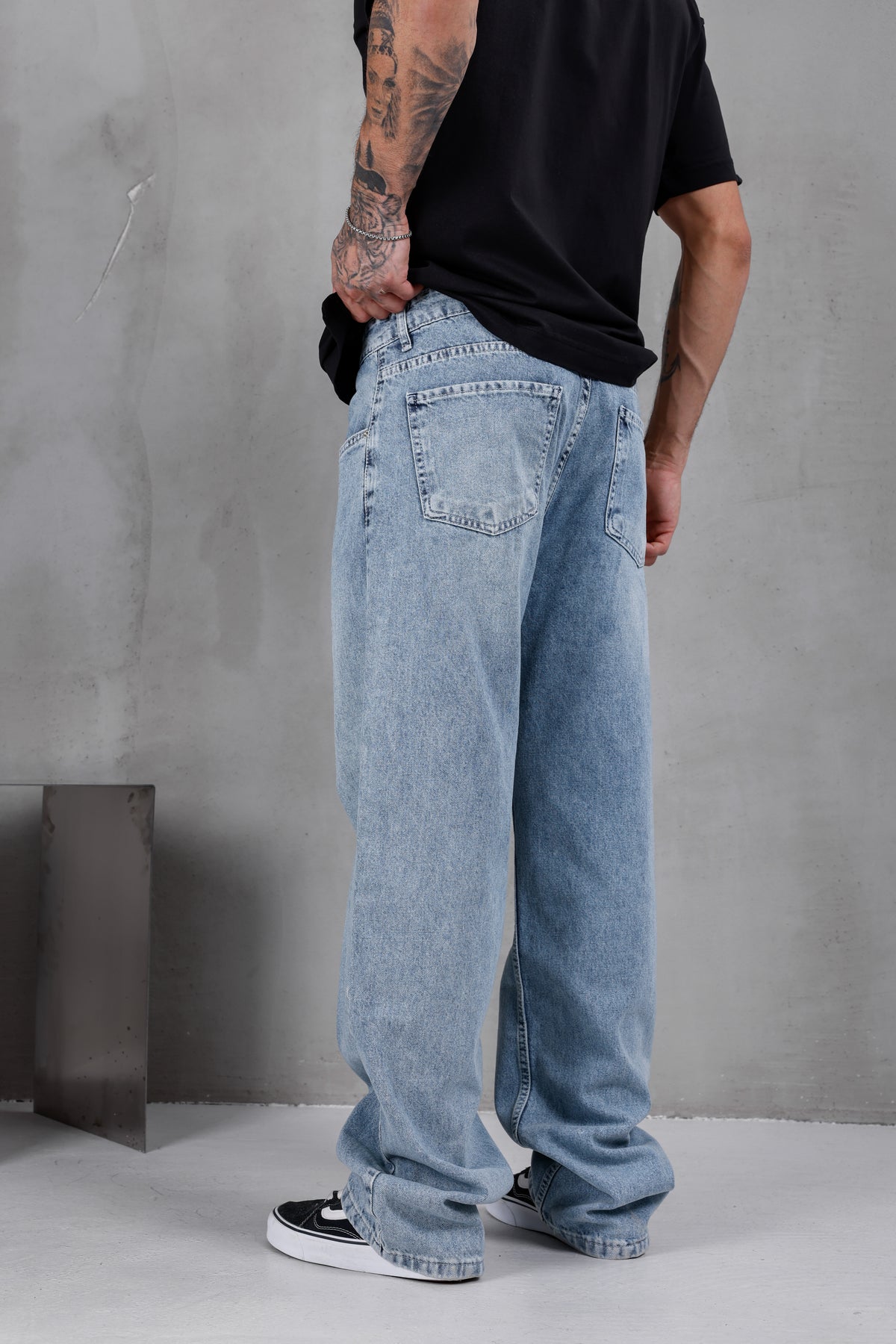 M06 Baggy Jean – Ice Blue