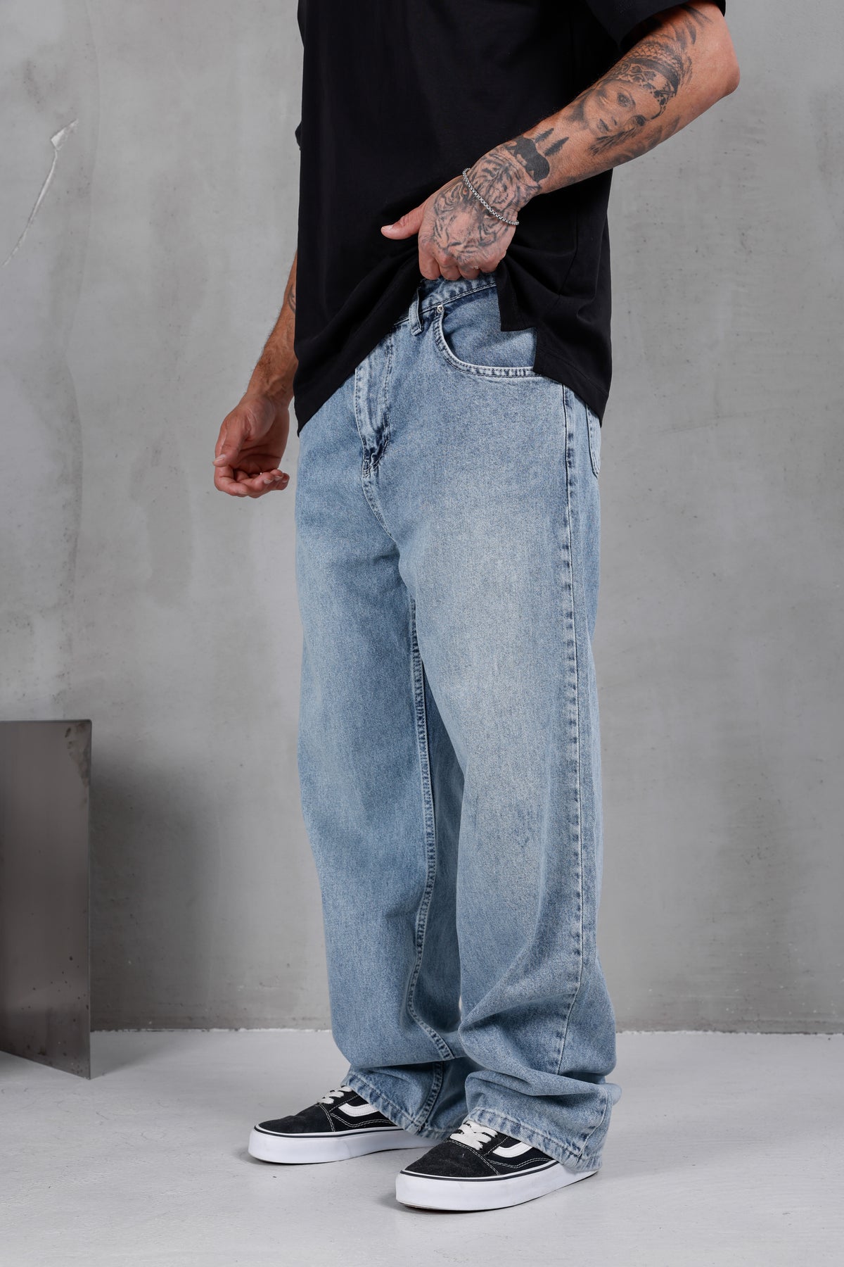 M06 Baggy Jean – Ice Blue